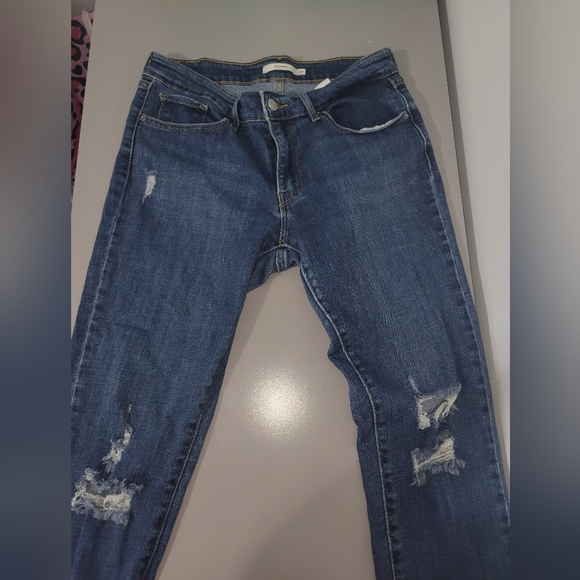 Women's Levi Jeans - Picture 2 of 3